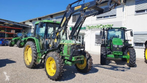 Tractor agrícola John Deere usado