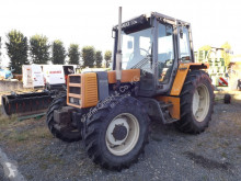 Tractor agrícola Renault usado