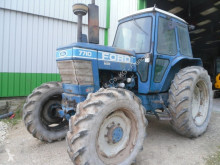 Tractor agrícola Ford usado