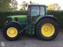 Tractor agrícola John Deere usado