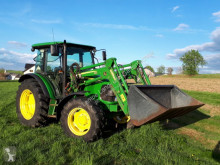 Tarım traktörü John Deere 5070M mit JD 533 Frontlader
