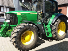Tractor agrícola John Deere usado