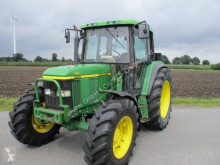Tractor agrícola John Deere usado