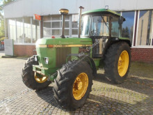 Tractor agrícola John Deere usado