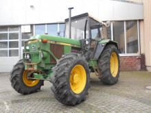 Tractor agrícola John Deere usado