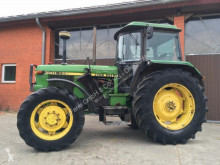 Tractor agrícola John Deere usado