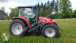 Tractor agrícola Massey Ferguson usado