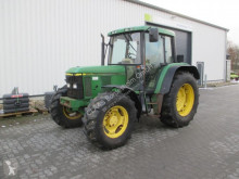 Tractor agrícola John Deere 6110 usado