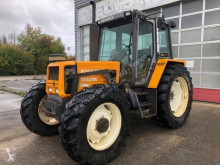 Zemědělský traktor Renault použitý