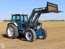 Lantbrukstraktor Ford 8210 begagnad