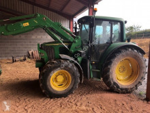 Tractor agrícola John Deere usado