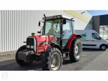 Tractor agrícola Massey Ferguson usado