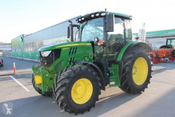 Tractor agrícola John Deere usado