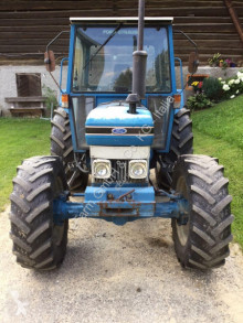 Tractor agrícola Ford usado