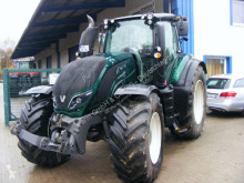 Traktor Valtra ojazdený