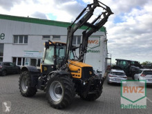 Lantbrukstraktor JCB begagnad