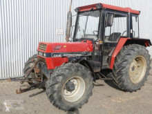 Tractor agrícola Case IH 833 usado