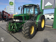 Tractor agrícola John Deere usado