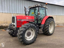 Tractor agrícola Massey Ferguson usado