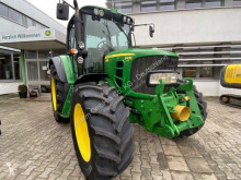 Trattore agricolo John Deere usato