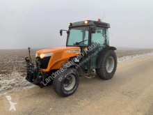 Massey Ferguson Traktor für Obstanbau
