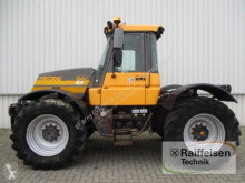 Trattore agricolo JCB usato