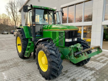 Tracteur agricole John Deere 7600