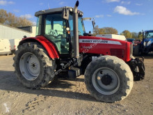 Tractor agrícola Massey Ferguson usado
