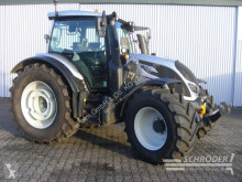 Traktor Valtra ojazdený