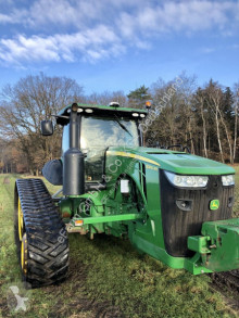 Tractor agrícola John Deere usado