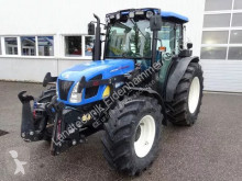 Traktor New Holland ojazdený