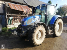 Tractor agrícola New Holland usado