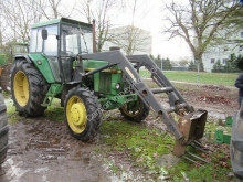 Lantbrukstraktor John Deere 3130 LS mit Frontlader Stoll begagnad