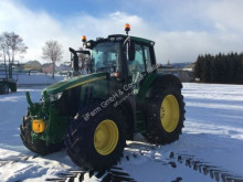 Trattore agricolo John Deere usato