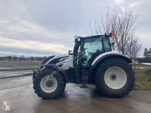 Zemědělský traktor Valtra použitý