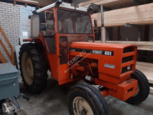 Mezőgazdasági traktor Reanult 651