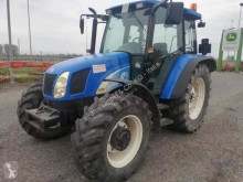 Tractor agrícola New Holland usado