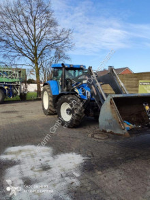 Tractor agrícola New Holland usado