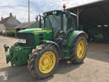 Tractor agrícola John Deere usado
