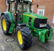 Tractor agrícola John Deere usado