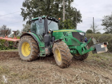 Tractor agrícola John Deere usado