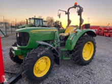 Tractor agrícola John Deere usado