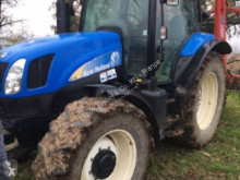 Tractor agrícola New Holland usado