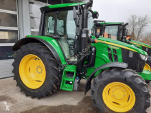 Tracteur agricole John Deere 6090M