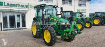 Trattore agricolo John Deere usato