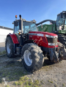 Tracteur agricole Massey Ferguson