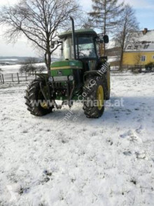 Tractor agrícola John Deere usado