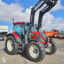 Tractor agrícola Valtra usado