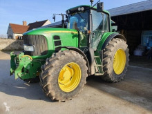 Tractor agrícola John Deere usado