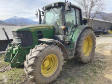 Trattore agricolo John Deere usato